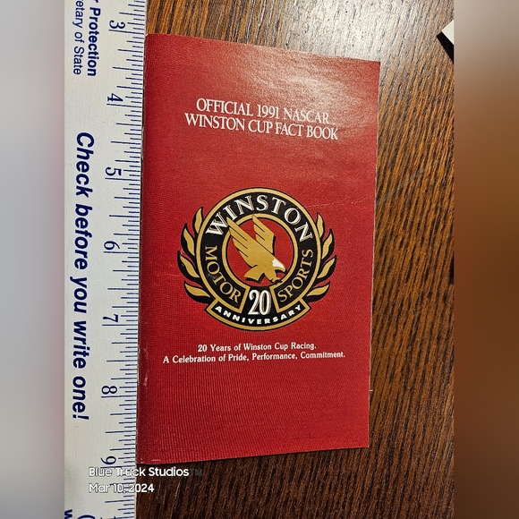 NASCAR Winston Cup Racing Fact Book 1991 Vintage Official Fact Book - Picture 5 of 6